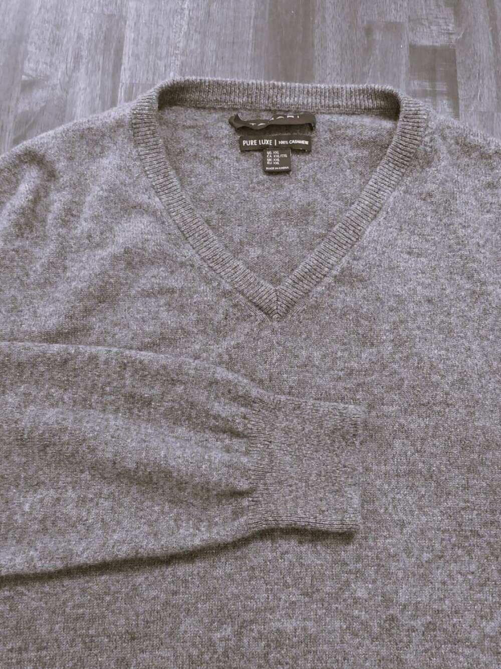 Tahari Pure Luxe 100% Cashmere Sweater Mens XXL Gray V-Neck Pullover Long Sleeve